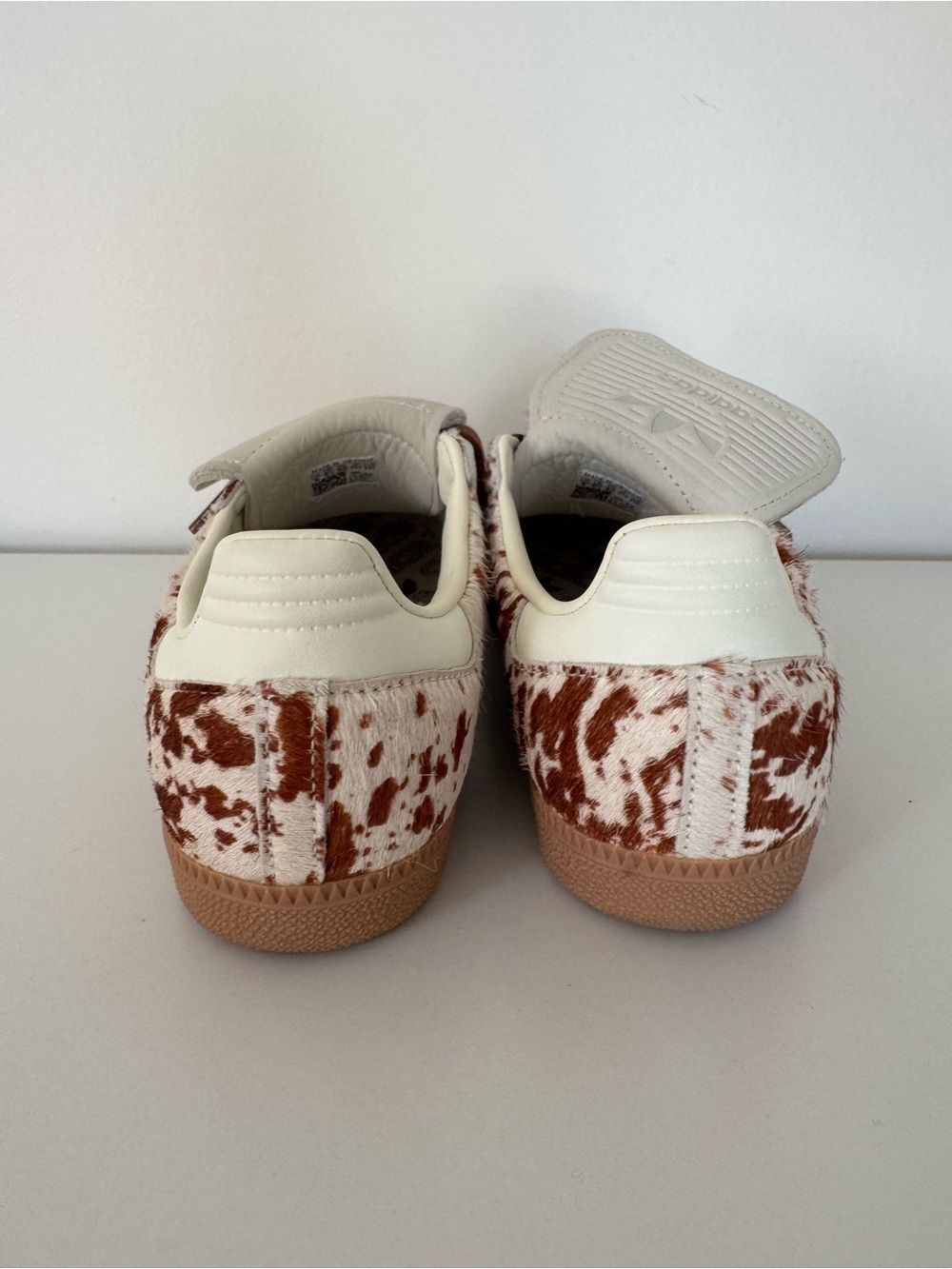 Cow Print Samba Long Tongue Shoes size 8 - Picture 9 of 11